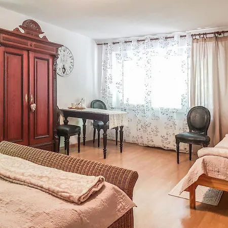 Retro Homestay szállás